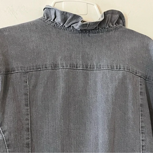 Multiples Gray Ruffled Denim Jacket Zipper Closure Women’s Size 1X - Picture 6 of 15